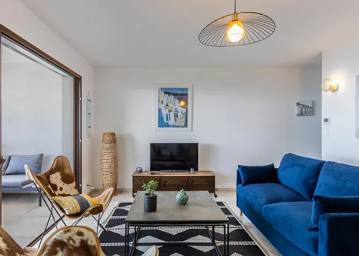 Magadhja Fiurita - Appt Climatise - Vue Apartment *